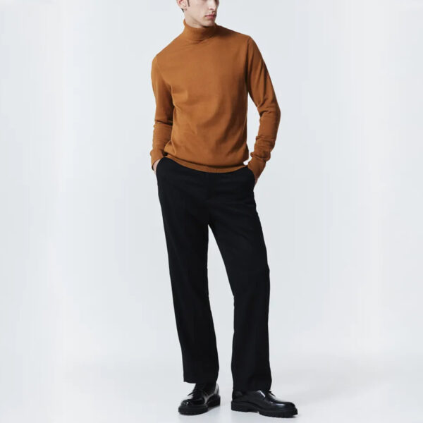 Fine knit Turtleneck Sweater - Image 3